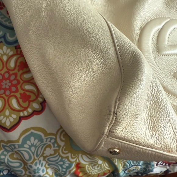 Large cream Gucci Soho large leather tote. Preloved with wear but life left! - Picture 10 of 13
